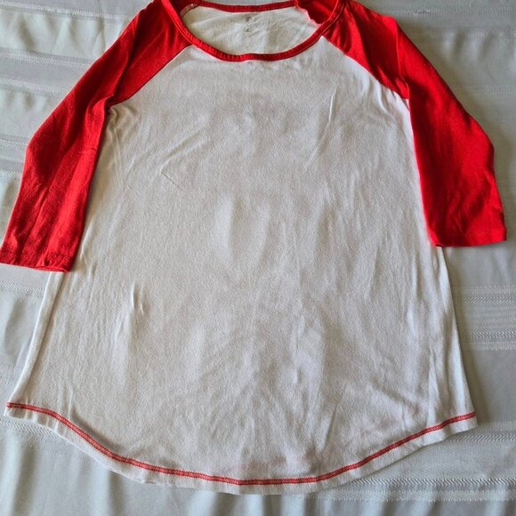 Size Medium So White W/Red Sleeves 3/4 Sleeve Baseball Style Top - Picture 8 of 8